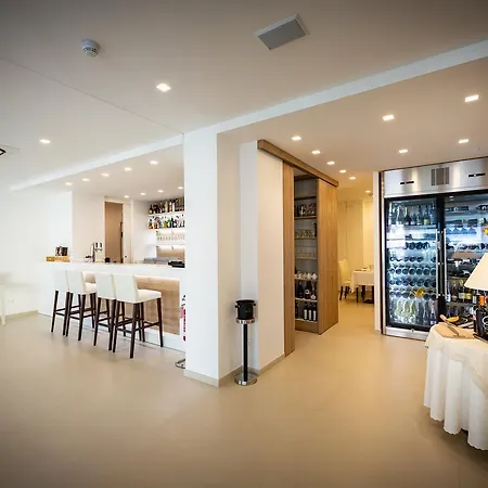 国际海滩酒店 酒店