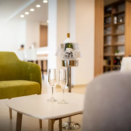 国际海滩酒店 酒店 4*