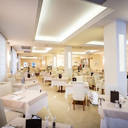 酒店 国际海滩酒店 4*