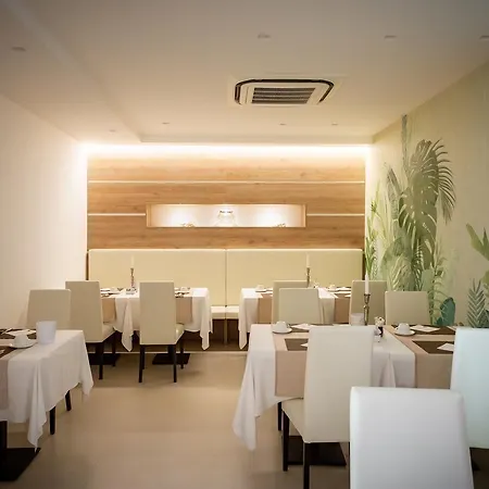 国际海滩酒店 酒店 4*
