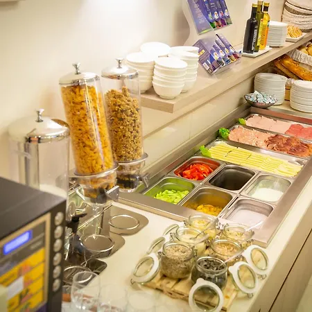 酒店 国际海滩酒店 4*