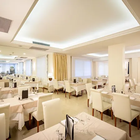 国际海滩酒店 酒店 4*